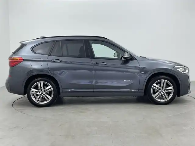 ＢＭＷ Ｘ１ xDrive 18d Mスポーツ 大分県 2016(平28)年 9.8万km グレー メーカーナビ/DVD/Bluetooth/バックカメラ/コーナーセンサー/オートLEDライト/前方ドライブレコーダー/衝突軽減ブレーキ/純正18インチAW/純正フロアマット/スマートキーX2/保証書/取扱説明書