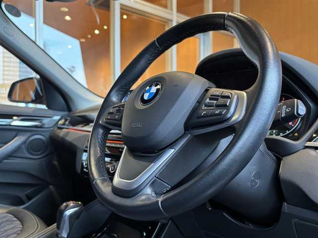 ＢＭＷ Ｘ１ xDrive 18d xライン 宮城県 2017(平29)年 5.1万km サファイアブラックP 純正ナビ/バックカメラ/CD/DVD再生/ハーフレザー(黒)/シーとヒーター/LEDヘッドライト/フロントフォグ/パワーバックドア/前後ドラレコ/ミラーETC/アイドリングストップ/ACC/レーンキープアシスト/インテリジェントセーフティ/ワンオーナー/スペアキー×１