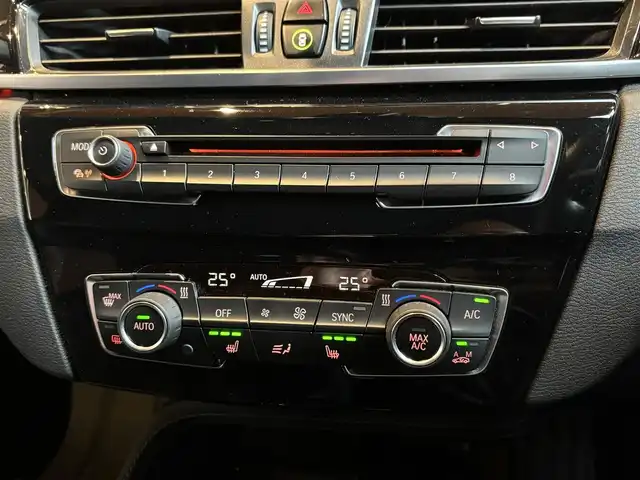 ＢＭＷ Ｘ１ xDrive 18d xライン 宮城県 2017(平29)年 5.1万km サファイアブラックP 純正ナビ/バックカメラ/CD/DVD再生/ハーフレザー(黒)/シーとヒーター/LEDヘッドライト/フロントフォグ/パワーバックドア/前後ドラレコ/ミラーETC/アイドリングストップ/ACC/レーンキープアシスト/インテリジェントセーフティ/ワンオーナー/スペアキー×１