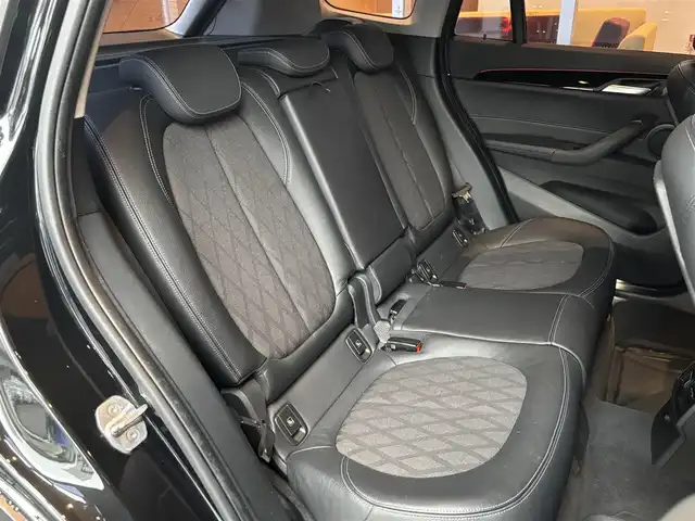 ＢＭＷ Ｘ１ xDrive 18d xライン 宮城県 2017(平29)年 5.1万km サファイアブラックP 純正ナビ/バックカメラ/CD/DVD再生/ハーフレザー(黒)/シーとヒーター/LEDヘッドライト/フロントフォグ/パワーバックドア/前後ドラレコ/ミラーETC/アイドリングストップ/ACC/レーンキープアシスト/インテリジェントセーフティ/ワンオーナー/スペアキー×１
