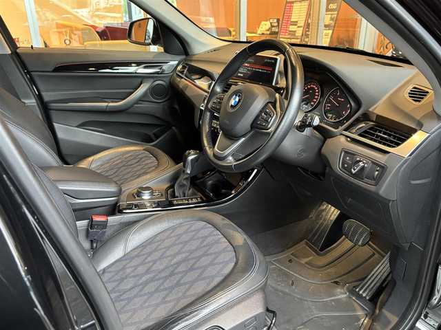 ＢＭＷ Ｘ１ xDrive 18d xライン 宮城県 2017(平29)年 5.1万km サファイアブラックP 純正ナビ/バックカメラ/CD/DVD再生/ハーフレザー(黒)/シーとヒーター/LEDヘッドライト/フロントフォグ/パワーバックドア/前後ドラレコ/ミラーETC/アイドリングストップ/ACC/レーンキープアシスト/インテリジェントセーフティ/ワンオーナー/スペアキー×１