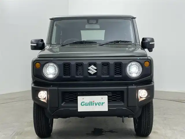 スズキ ジムニー XC 岡山県 2025(令7)年 0.1万km未満 ジャングルグリーン 届出済未使用車/シートヒーター/クルーズコントロール/ミラーヒーター/ステアリングスイッチ/チルトステアリング/ダウンヒルアシストコントロール/シートリフター/スマートキー×2/新車保証書/取扱説明書/ISOFIX/４WD/スズキセーフティーサポート/・デュアルセンサーブレーキサポート/・誤発進抑制機能/・車線逸脱警報機能/・ふらつき警報機能/・ハイビームアシスト/・先行車発進お知らせ機能/・標識認識機能/(進入禁止、はみ出し通行禁止、最高速度)