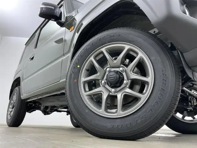スズキ ジムニー XC 岡山県 2025(令7)年 0.1万km未満 ジャングルグリーン 届出済未使用車/シートヒーター/クルーズコントロール/ミラーヒーター/ステアリングスイッチ/チルトステアリング/ダウンヒルアシストコントロール/シートリフター/スマートキー×2/新車保証書/取扱説明書/ISOFIX/４WD/スズキセーフティーサポート/・デュアルセンサーブレーキサポート/・誤発進抑制機能/・車線逸脱警報機能/・ふらつき警報機能/・ハイビームアシスト/・先行車発進お知らせ機能/・標識認識機能/(進入禁止、はみ出し通行禁止、最高速度)