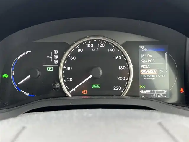 レクサス ＣＴ 200h バージョンC 大分県 2022(令4)年 1.6万km ソニッククォーツ ・純正ナビ(CD.DVD.SD.BT.USB.AUX)/・バックカメラ/・プリクラッシュセーフティ/・コーナーセンサー/・レーダークルーズコントロール/・ETC 2.0/・パワーシート/・シートメモリー/・シートヒーター/・パドルシフト/・ステアリングリモコン/・ハンドルヒーター/・オートハイビーム/・スマートキー