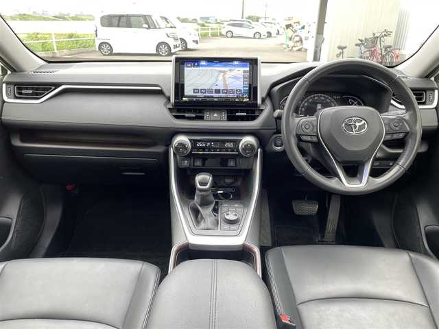 トヨタ ＲＡＶ４ G Zパッケージ 佐賀県 2020(令2)年 3.7万km ホワイトパールクリスタルシャイン ワンオーナー/パノラマムーンルーフ/デジタルインナーミラー/トヨタセーフティーセンス/・プリクラッシュセーフティ/・レーンディパーチャーアラート/・レーダークルーズコントロール/・ブラインドスポットモニター/・クリアランスソナー/・PKSB[パーキングサポートブレーキ]/・RSA[ロードサインアシスト]/9インチSDナビ/・Bluetooth/CD/DVD/フルセグTV/バックカメラ/前後ドライブレコーダー/ETC/合皮シート/DN席シートヒーター/D席メモリ付きパワーシート/革巻きステアリング/ステアリングリモコン/ステアリングヒーター/パワーバックドア/純正フロアマット/純正19インチアルミホイール/スマートキー/スペアキー/オートマチックハイビーム/ドアバイザー