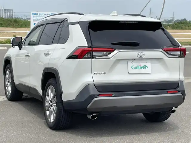 トヨタ ＲＡＶ４ G Zパッケージ 佐賀県 2020(令2)年 3.7万km ホワイトパールクリスタルシャイン ワンオーナー/パノラマムーンルーフ/デジタルインナーミラー/トヨタセーフティーセンス/・プリクラッシュセーフティ/・レーンディパーチャーアラート/・レーダークルーズコントロール/・ブラインドスポットモニター/・クリアランスソナー/・PKSB[パーキングサポートブレーキ]/・RSA[ロードサインアシスト]/9インチSDナビ/・Bluetooth/CD/DVD/フルセグTV/バックカメラ/前後ドライブレコーダー/ETC/合皮シート/DN席シートヒーター/D席メモリ付きパワーシート/革巻きステアリング/ステアリングリモコン/ステアリングヒーター/パワーバックドア/純正フロアマット/純正19インチアルミホイール/スマートキー/スペアキー/オートマチックハイビーム/ドアバイザー