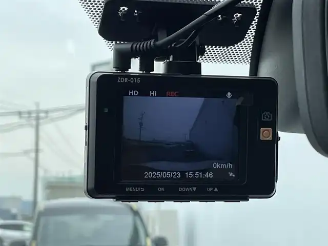 トヨタ ＲＡＶ４ G Zパッケージ 佐賀県 2020(令2)年 3.7万km ホワイトパールクリスタルシャイン ワンオーナー/パノラマムーンルーフ/デジタルインナーミラー/トヨタセーフティーセンス/・プリクラッシュセーフティ/・レーンディパーチャーアラート/・レーダークルーズコントロール/・ブラインドスポットモニター/・クリアランスソナー/・PKSB[パーキングサポートブレーキ]/・RSA[ロードサインアシスト]/9インチSDナビ/・Bluetooth/CD/DVD/フルセグTV/バックカメラ/前後ドライブレコーダー/ETC/合皮シート/DN席シートヒーター/D席メモリ付きパワーシート/革巻きステアリング/ステアリングリモコン/ステアリングヒーター/パワーバックドア/純正フロアマット/純正19インチアルミホイール/スマートキー/スペアキー/オートマチックハイビーム/ドアバイザー