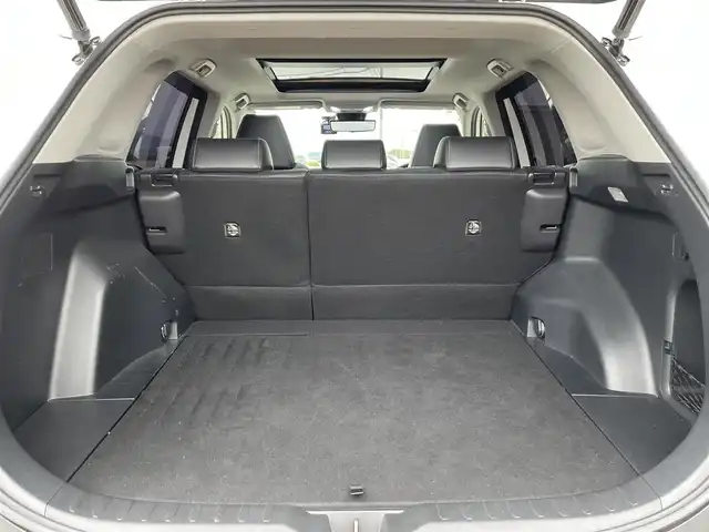 トヨタ ＲＡＶ４ G Zパッケージ 佐賀県 2020(令2)年 3.7万km ホワイトパールクリスタルシャイン ワンオーナー/パノラマムーンルーフ/デジタルインナーミラー/トヨタセーフティーセンス/・プリクラッシュセーフティ/・レーンディパーチャーアラート/・レーダークルーズコントロール/・ブラインドスポットモニター/・クリアランスソナー/・PKSB[パーキングサポートブレーキ]/・RSA[ロードサインアシスト]/9インチSDナビ/・Bluetooth/CD/DVD/フルセグTV/バックカメラ/前後ドライブレコーダー/ETC/合皮シート/DN席シートヒーター/D席メモリ付きパワーシート/革巻きステアリング/ステアリングリモコン/ステアリングヒーター/パワーバックドア/純正フロアマット/純正19インチアルミホイール/スマートキー/スペアキー/オートマチックハイビーム/ドアバイザー
