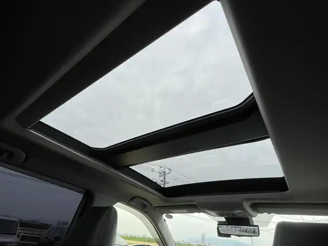 トヨタ ＲＡＶ４ G Zパッケージ 佐賀県 2020(令2)年 3.7万km ホワイトパールクリスタルシャイン ワンオーナー/パノラマムーンルーフ/デジタルインナーミラー/トヨタセーフティーセンス/・プリクラッシュセーフティ/・レーンディパーチャーアラート/・レーダークルーズコントロール/・ブラインドスポットモニター/・クリアランスソナー/・PKSB[パーキングサポートブレーキ]/・RSA[ロードサインアシスト]/9インチSDナビ/・Bluetooth/CD/DVD/フルセグTV/バックカメラ/前後ドライブレコーダー/ETC/合皮シート/DN席シートヒーター/D席メモリ付きパワーシート/革巻きステアリング/ステアリングリモコン/ステアリングヒーター/パワーバックドア/純正フロアマット/純正19インチアルミホイール/スマートキー/スペアキー/オートマチックハイビーム/ドアバイザー