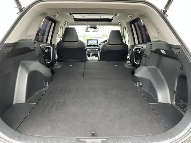 トヨタ ＲＡＶ４ G Zパッケージ 佐賀県 2020(令2)年 3.7万km ホワイトパールクリスタルシャイン ワンオーナー/パノラマムーンルーフ/デジタルインナーミラー/トヨタセーフティーセンス/・プリクラッシュセーフティ/・レーンディパーチャーアラート/・レーダークルーズコントロール/・ブラインドスポットモニター/・クリアランスソナー/・PKSB[パーキングサポートブレーキ]/・RSA[ロードサインアシスト]/9インチSDナビ/・Bluetooth/CD/DVD/フルセグTV/バックカメラ/前後ドライブレコーダー/ETC/合皮シート/DN席シートヒーター/D席メモリ付きパワーシート/革巻きステアリング/ステアリングリモコン/ステアリングヒーター/パワーバックドア/純正フロアマット/純正19インチアルミホイール/スマートキー/スペアキー/オートマチックハイビーム/ドアバイザー