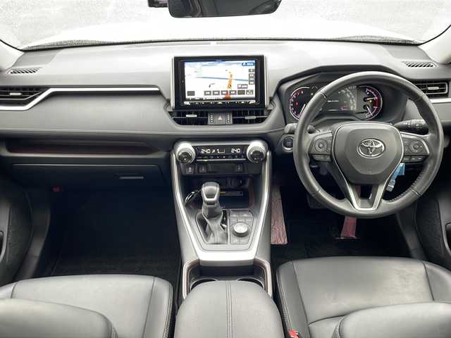 トヨタ ＲＡＶ４ G Zパッケージ 徳島県 2020(令2)年 3.7万km ホワイトパールクリスタルシャイン ワンオーナー/パノラマムーンルーフ/デジタルインナーミラー/トヨタセーフティーセンス/・プリクラッシュセーフティ/・レーンディパーチャーアラート/・レーダークルーズコントロール/・ブラインドスポットモニター/・クリアランスソナー/・PKSB[パーキングサポートブレーキ]/・RSA[ロードサインアシスト]/9インチSDナビ/・Bluetooth/CD/DVD/フルセグTV/バックカメラ/前後ドライブレコーダー/ETC/合皮シート/DN席シートヒーター/D席メモリ付きパワーシート/革巻きステアリング/ステアリングリモコン/ステアリングヒーター/パワーバックドア/純正フロアマット/純正19インチアルミホイール/スマートキー/スペアキー/オートマチックハイビーム/ドアバイザー