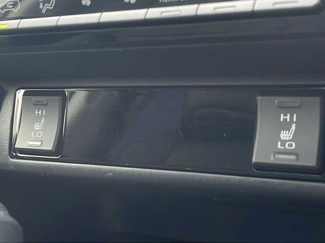 トヨタ ＲＡＶ４ G Zパッケージ 徳島県 2020(令2)年 3.7万km ホワイトパールクリスタルシャイン ワンオーナー/パノラマムーンルーフ/デジタルインナーミラー/トヨタセーフティーセンス/・プリクラッシュセーフティ/・レーンディパーチャーアラート/・レーダークルーズコントロール/・ブラインドスポットモニター/・クリアランスソナー/・PKSB[パーキングサポートブレーキ]/・RSA[ロードサインアシスト]/9インチSDナビ/・Bluetooth/CD/DVD/フルセグTV/バックカメラ/前後ドライブレコーダー/ETC/合皮シート/DN席シートヒーター/D席メモリ付きパワーシート/革巻きステアリング/ステアリングリモコン/ステアリングヒーター/パワーバックドア/純正フロアマット/純正19インチアルミホイール/スマートキー/スペアキー/オートマチックハイビーム/ドアバイザー