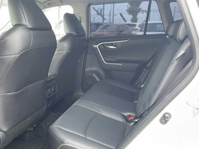 トヨタ ＲＡＶ４ G Zパッケージ 徳島県 2020(令2)年 3.7万km ホワイトパールクリスタルシャイン ワンオーナー/パノラマムーンルーフ/デジタルインナーミラー/トヨタセーフティーセンス/・プリクラッシュセーフティ/・レーンディパーチャーアラート/・レーダークルーズコントロール/・ブラインドスポットモニター/・クリアランスソナー/・PKSB[パーキングサポートブレーキ]/・RSA[ロードサインアシスト]/9インチSDナビ/・Bluetooth/CD/DVD/フルセグTV/バックカメラ/前後ドライブレコーダー/ETC/合皮シート/DN席シートヒーター/D席メモリ付きパワーシート/革巻きステアリング/ステアリングリモコン/ステアリングヒーター/パワーバックドア/純正フロアマット/純正19インチアルミホイール/スマートキー/スペアキー/オートマチックハイビーム/ドアバイザー