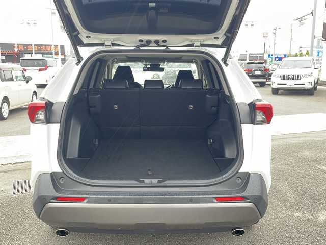 トヨタ ＲＡＶ４ G Zパッケージ 徳島県 2020(令2)年 3.7万km ホワイトパールクリスタルシャイン ワンオーナー/パノラマムーンルーフ/デジタルインナーミラー/トヨタセーフティーセンス/・プリクラッシュセーフティ/・レーンディパーチャーアラート/・レーダークルーズコントロール/・ブラインドスポットモニター/・クリアランスソナー/・PKSB[パーキングサポートブレーキ]/・RSA[ロードサインアシスト]/9インチSDナビ/・Bluetooth/CD/DVD/フルセグTV/バックカメラ/前後ドライブレコーダー/ETC/合皮シート/DN席シートヒーター/D席メモリ付きパワーシート/革巻きステアリング/ステアリングリモコン/ステアリングヒーター/パワーバックドア/純正フロアマット/純正19インチアルミホイール/スマートキー/スペアキー/オートマチックハイビーム/ドアバイザー