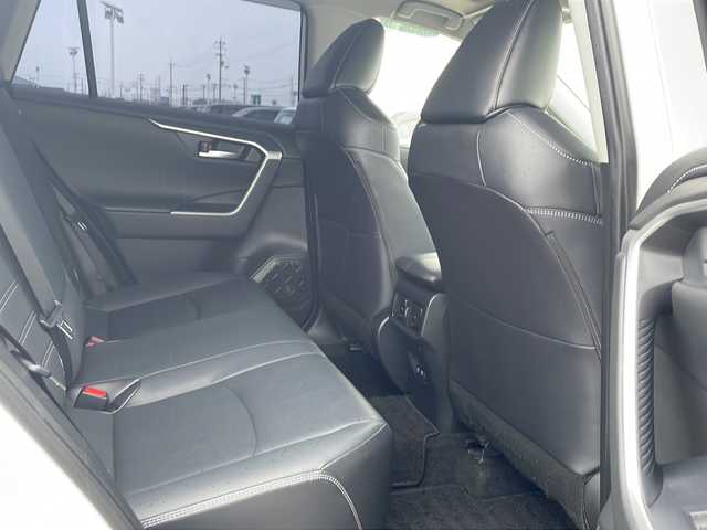 トヨタ ＲＡＶ４ G Zパッケージ 徳島県 2020(令2)年 3.7万km ホワイトパールクリスタルシャイン ワンオーナー/パノラマムーンルーフ/デジタルインナーミラー/トヨタセーフティーセンス/・プリクラッシュセーフティ/・レーンディパーチャーアラート/・レーダークルーズコントロール/・ブラインドスポットモニター/・クリアランスソナー/・PKSB[パーキングサポートブレーキ]/・RSA[ロードサインアシスト]/9インチSDナビ/・Bluetooth/CD/DVD/フルセグTV/バックカメラ/前後ドライブレコーダー/ETC/合皮シート/DN席シートヒーター/D席メモリ付きパワーシート/革巻きステアリング/ステアリングリモコン/ステアリングヒーター/パワーバックドア/純正フロアマット/純正19インチアルミホイール/スマートキー/スペアキー/オートマチックハイビーム/ドアバイザー