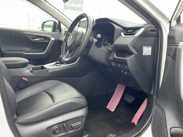 トヨタ ＲＡＶ４ G Zパッケージ 徳島県 2020(令2)年 3.7万km ホワイトパールクリスタルシャイン ワンオーナー/パノラマムーンルーフ/デジタルインナーミラー/トヨタセーフティーセンス/・プリクラッシュセーフティ/・レーンディパーチャーアラート/・レーダークルーズコントロール/・ブラインドスポットモニター/・クリアランスソナー/・PKSB[パーキングサポートブレーキ]/・RSA[ロードサインアシスト]/9インチSDナビ/・Bluetooth/CD/DVD/フルセグTV/バックカメラ/前後ドライブレコーダー/ETC/合皮シート/DN席シートヒーター/D席メモリ付きパワーシート/革巻きステアリング/ステアリングリモコン/ステアリングヒーター/パワーバックドア/純正フロアマット/純正19インチアルミホイール/スマートキー/スペアキー/オートマチックハイビーム/ドアバイザー