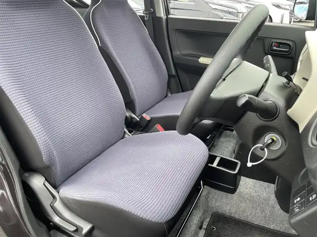 スズキ アルト L 茨城県 2019(令1)年 2万km アーバンブラウンパールメタリック 社外ナビ/【SD・AM・FM・BT・iPod・ＵＳＢ・AUX】/シートヒーター/アイドリングストップ/ヘッドライトレベライザー/エネチャージ/手動格納ドアミラー/フロアマット/純正ホイールカバー/横滑り防止装置/前方ドラレコ