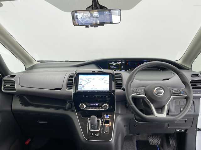 日産 セレナ e－パワー ハイウェイスター V 長野県 2021(令3)年 6.7万km ブリリアントホワイトパール 社外SDナビ/Bluetooth/CD/DVD/フルセグTV/全方位カメラ/社外前後ドライブレコーダー/ETC/デジタルインナーミラー/横滑り防止装置/衝突被害軽減システム/プロパイロット/駐車支援/ふらつき警報/側方支援/後側支援/速度標識表示/道路標識表示/ステアリングスイッチ/両側パワースライドドア/純正フロアマット/ドアバイザー/純正15インチAW装着/社外AW付き夏タイヤ4本積込/電動格納ミラー/コーナーセンサー/スマートキー/スペアキー1本/LEDヘッドライト