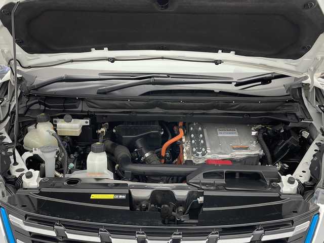 日産 セレナ e－パワー ハイウェイスター V 長野県 2021(令3)年 6.7万km ブリリアントホワイトパール 社外SDナビ/Bluetooth/CD/DVD/フルセグTV/全方位カメラ/社外前後ドライブレコーダー/ETC/デジタルインナーミラー/横滑り防止装置/衝突被害軽減システム/プロパイロット/駐車支援/ふらつき警報/側方支援/後側支援/速度標識表示/道路標識表示/ステアリングスイッチ/両側パワースライドドア/純正フロアマット/ドアバイザー/純正15インチAW装着/社外AW付き夏タイヤ4本積込/電動格納ミラー/コーナーセンサー/スマートキー/スペアキー1本/LEDヘッドライト