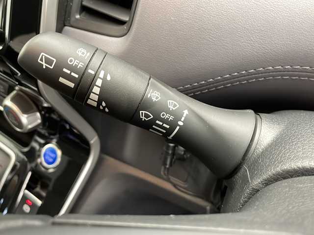 日産 セレナ e－パワー ハイウェイスター V 長野県 2021(令3)年 6.7万km ブリリアントホワイトパール 社外SDナビ/Bluetooth/CD/DVD/フルセグTV/全方位カメラ/社外前後ドライブレコーダー/ETC/デジタルインナーミラー/横滑り防止装置/衝突被害軽減システム/プロパイロット/駐車支援/ふらつき警報/側方支援/後側支援/速度標識表示/道路標識表示/ステアリングスイッチ/両側パワースライドドア/純正フロアマット/ドアバイザー/純正15インチAW装着/社外AW付き夏タイヤ4本積込/電動格納ミラー/コーナーセンサー/スマートキー/スペアキー1本/LEDヘッドライト