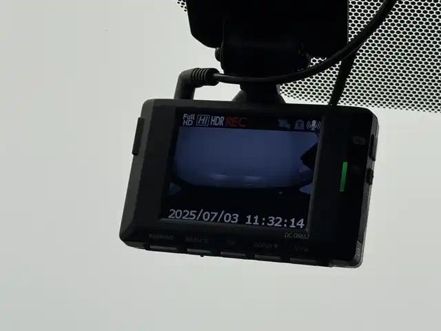トヨタ ヴェルファイア ハイブリット Z プレミア 愛知県 2024(令6)年 2万km プラチナホワイトパールマイカ 13.2型有機EL後席ディスプレイ/左右独立ムーンルーフ　/純正14型メモリナビ/（FM/AM/BT/フルセグTV）　/全方位バックカメラ　/合皮シート　/前席＋二席目シートベンチレーション/前席＋二席目シートヒーター　/前席＋二席目パワーシート/ステアリングヒーター　/置くだけ充電　/デジタルインナーミラー　/ETC2.0/電動リアゲート/トヨタセーフティセンス/・プリクラッシュセーフティ/・レーンキープアシスト/・ブラインドスポットモニター/・ヘッドアップディスプレイ/・クリアランスソナー/・パーキングサポートブレーキ/・ロードサインアシスト/・レーダークルーズコントロール/・アダクティブハイビームシステム/・両側パワースライドドア/・純正19インチAW/・純正LEDヘッドライト/・純正フロアマット