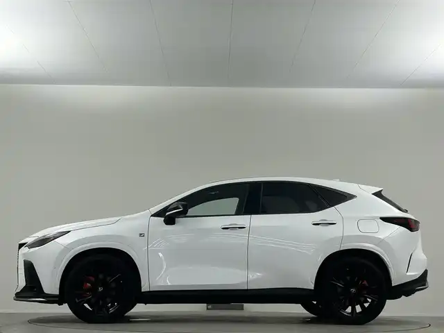 レクサス ＮＸ 350h Fスポーツ 埼玉県 2022(令4)年 3.8万km ホワイトノーヴァガラスフレーク サンルーフ　純正ナビ　全方位カメラ　デジタルインナーミラー置くだけ充電　１００Ｖ電源　温シート冷シート　オートハイビーム　ＢＳＭ HUD 前後ドライブレコーダー ビルトインETC2.0 パワーシート