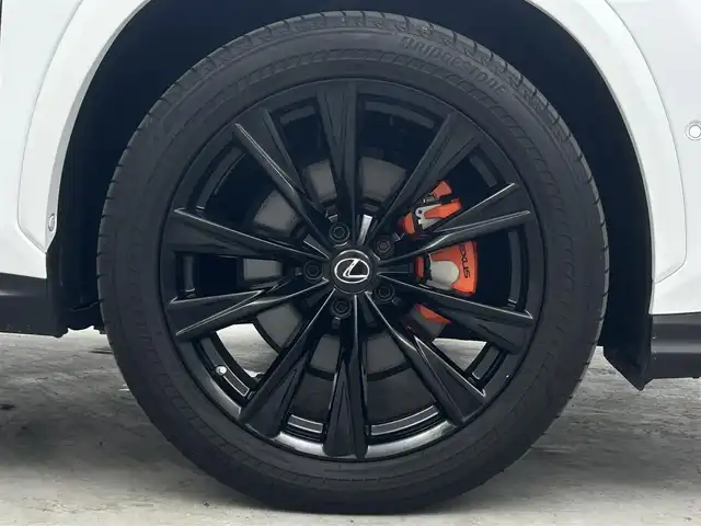 レクサス ＮＸ 350h Fスポーツ 埼玉県 2022(令4)年 3.8万km ホワイトノーヴァガラスフレーク サンルーフ　純正ナビ　全方位カメラ　デジタルインナーミラー置くだけ充電　１００Ｖ電源　温シート冷シート　オートハイビーム　ＢＳＭ HUD 前後ドライブレコーダー ビルトインETC2.0 パワーシート