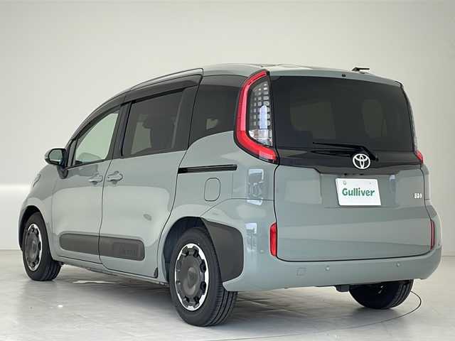 トヨタ シエンタ ハイブリッド Z 沖縄県 2022(令4)年 4.8万km アーバンカーキ 純正10.5インチディスプレイオーディオ（MOP)/　ナビ/BT/USB/フルセグ/パノラミックビューモニター（MOP)/アクセサリーコンセントAC100V・1500W（MOP)/コンフォートパッケージ（MOP）/　UVカット・IRカット機能付ウインドシールドグリーンガラス/　スーパーUVカット・IRカット機能付フロントドアグリーンガラス/　スーパーUVカット・IRカット機能付プライバシーガラス/　前席シートヒーター/　ステアリングヒーター/　本革巻き3本スポークステアリングホイール/両側パワースライドドア/ビルトインETC/ドライブレコーダー/トヨタセーフティセンス/ブラインドスポットモニター/LEDヘッドライト/オートライト/プッシュスタート/スマートキ/スペアキー/保証書/取扱説明書
