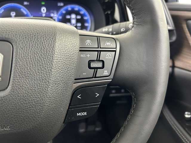 トヨタ クラウン Z 愛知県 2024(令6)年 1.8万km プレシャスブラックパール メーカーディスプレイオーディオPlus/　（ナビ/フルセグ/AM/FM/Bluetooth）/パノラマルーフ/モデリスタエアロ(F/S/R）/パノラミックビューモニター/バックカメラ/AC１００V/ビルトインETC2.0/トヨタセーフティーセンス/　・プリクラッシュセーフティ/　・レーダークルーズコントロール/　・レーントレーシングアシスト/　・ロードサインアシスト/　・プロアクティブドライビングアシスト/トヨタチームメイト/　・アドバンスドドライブ/　・アドバンスドパーク/デジタルインナーミラー/レザーシート/シートヒーター（D/N/後）/ベンチレーション（D/N）/ハンドルヒーター/置くだけ充電/電動リアゲート/純正19インチアルミホイール/スマートキー×２/保証書