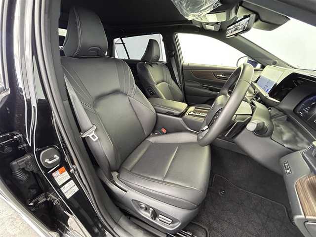 トヨタ クラウン Z 愛知県 2024(令6)年 1.8万km プレシャスブラックパール メーカーディスプレイオーディオPlus/　（ナビ/フルセグ/AM/FM/Bluetooth）/パノラマルーフ/モデリスタエアロ(F/S/R）/パノラミックビューモニター/バックカメラ/AC１００V/ビルトインETC2.0/トヨタセーフティーセンス/　・プリクラッシュセーフティ/　・レーダークルーズコントロール/　・レーントレーシングアシスト/　・ロードサインアシスト/　・プロアクティブドライビングアシスト/トヨタチームメイト/　・アドバンスドドライブ/　・アドバンスドパーク/デジタルインナーミラー/レザーシート/シートヒーター（D/N/後）/ベンチレーション（D/N）/ハンドルヒーター/置くだけ充電/電動リアゲート/純正19インチアルミホイール/スマートキー×２/保証書