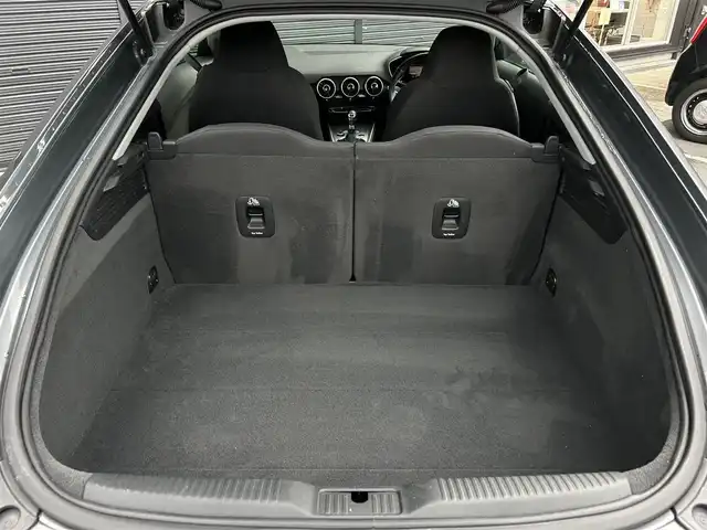アウディ ＴＴクーペ 2．0 TFSI クワトロ 茨城県 2015(平27)年 2.5万km グレー アシスタンスパッケージ /バーチャルCP /ナビ /TV /LED/ レーンアシスト /サイドアシスト /クルーズコントロール /バックカメラ /パーキングエイド /パワーシート /DVD/CD/USB/BT /ETC2.0