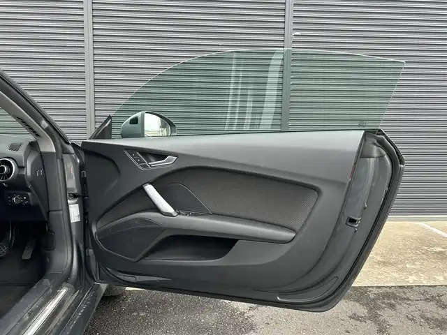 アウディ ＴＴクーペ 2．0 TFSI クワトロ 茨城県 2015(平27)年 2.5万km グレー アシスタンスパッケージ /バーチャルCP /ナビ /TV /LED/ レーンアシスト /サイドアシスト /クルーズコントロール /バックカメラ /パーキングエイド /パワーシート /DVD/CD/USB/BT /ETC2.0