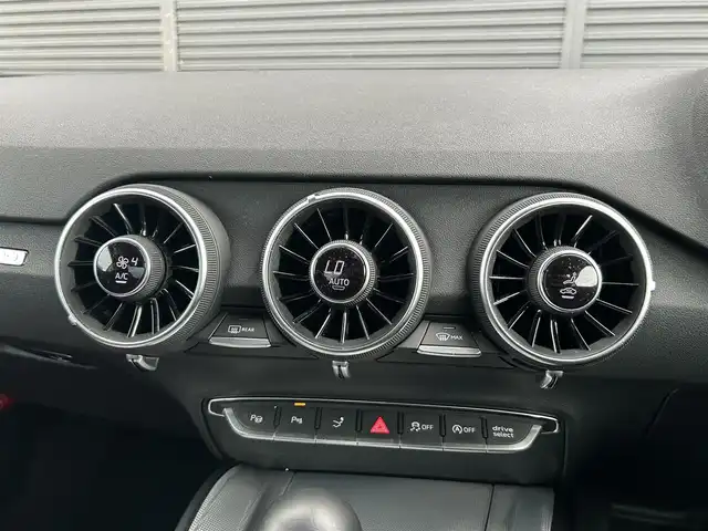 アウディ ＴＴクーペ 2．0 TFSI クワトロ 茨城県 2015(平27)年 2.5万km グレー アシスタンスパッケージ /バーチャルCP /ナビ /TV /LED/ レーンアシスト /サイドアシスト /クルーズコントロール /バックカメラ /パーキングエイド /パワーシート /DVD/CD/USB/BT /ETC2.0