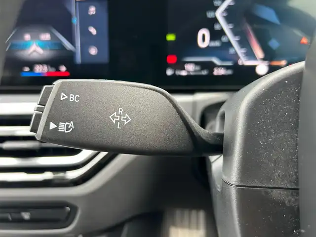 ＢＭＷ ３２０ｄ xDrive ツーリング Mスポーツ 石川県 2023(令5)年 3万km 白 4WD/BMWパーソナルアシスタント/コンフォートアクセス/純正メモリナビ/バックカメラ/AppleCarPlay/Bluetooth/USB/アダプティブクルーズコントロール/クリアランスソナー/ヘッドアップディスプレイ/パドルシフト/電動格納ミラー/オートライト/LEDヘッドライト/アンビエントライト/パワーシート/メモリーシート/ワイヤレスチャージャー/ミラー一体型ETC