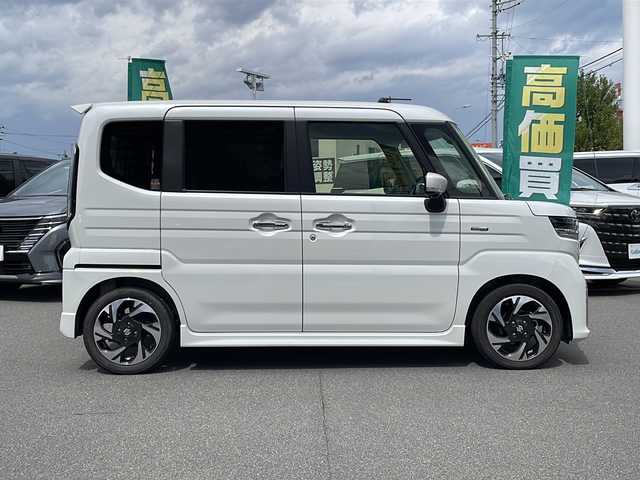 スズキ スペーシア カスタム HYBRID XS ターボ 長野県 2023(令5)年 0.6万km ピュアホワイトP 純正9インチメモリナビ/AppleCarPlay対応/Bluetooth Audio/フルセグテレビ/全方位カメラ・バックカメラ/レーダークルーズコントロール/純正15インチアルミホイール/両側パワースライドドア/ヘッドアップディスプレイ/前後コーナーセンサー/衝突被害軽減ブレーキ/ステアリングヒーター/ハーフレザーシート/前席シートヒーター/アイドリングストップ/ステアリングスイッチ/パドルシフト/LEDヘッドライト/オートハイビーム/オートライト/フォグランプ/純正フロアマット/プッシュスタート/スマートキー/スペアキー/取扱説明書/保証書