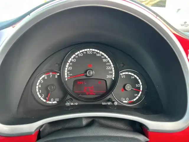 フォルクスワーゲン ザ・ビートル デザイン 三重県 2014(平26)年 7.9万km 赤 /禁煙車　//純正ナビ　//フルセグ　//バックカメラ　//ＥＴＣ　//ＢＴ　//前後ドライブレコーダー　//フォグライト　//ＣＤ／ＤＶＤ／ＭＳＶ／ＵＳＢ　//ＨＩＤライト//取扱説明書//保証書//スペアキー