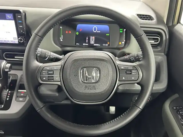 ホンダ フリード ハイブリット e:HEV クロスター 大阪府 2025(令7)年 0.1千km ベージュ 未使用車　ハーフレザー　純正ナビＴＶ　両側パワスラ　シートヒーター　バックカメラ　レーダークルコン　衝突軽減　レーンアシスト　クリアランスソナー　オートハイビーム　ＬＥＤヘッドライト　ＢＳＭ　禁煙車