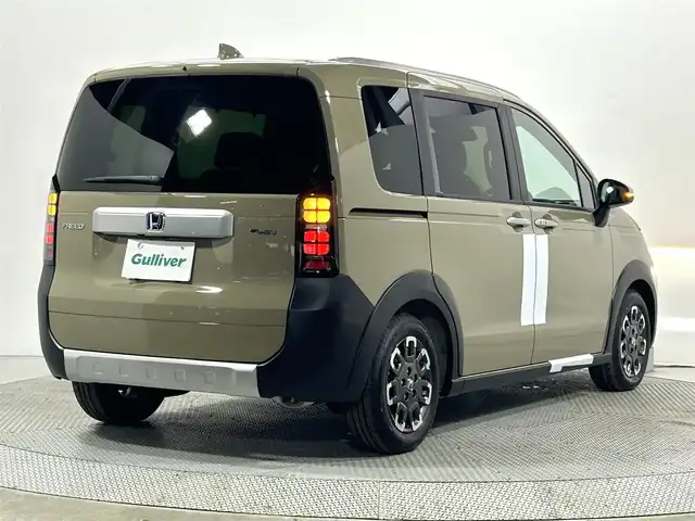 ホンダ フリード ハイブリット e:HEV クロスター 大阪府 2025(令7)年 0.1千km ベージュ 未使用車　ハーフレザー　純正ナビＴＶ　両側パワスラ　シートヒーター　バックカメラ　レーダークルコン　衝突軽減　レーンアシスト　クリアランスソナー　オートハイビーム　ＬＥＤヘッドライト　ＢＳＭ　禁煙車