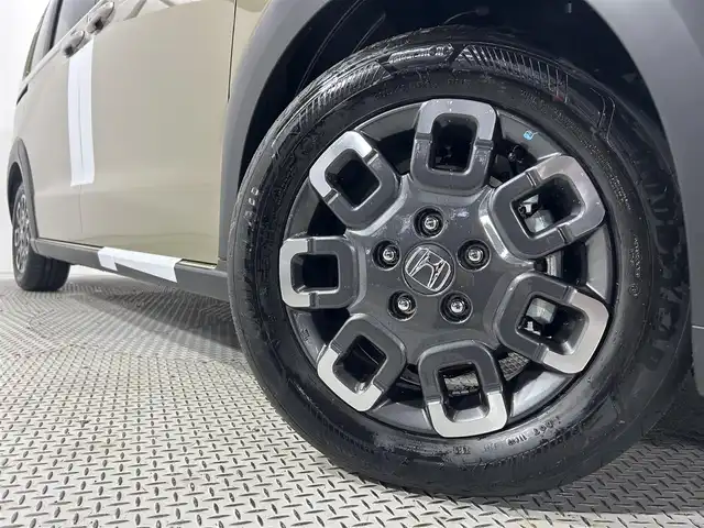 ホンダ フリード ハイブリット e:HEV クロスター 大阪府 2025(令7)年 0.1千km ベージュ 未使用車　ハーフレザー　純正ナビＴＶ　両側パワスラ　シートヒーター　バックカメラ　レーダークルコン　衝突軽減　レーンアシスト　クリアランスソナー　オートハイビーム　ＬＥＤヘッドライト　ＢＳＭ　禁煙車