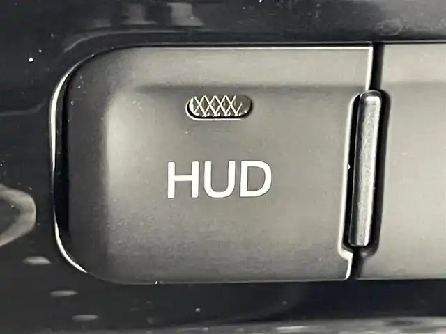 トヨタ プリウス ＰＨＶ A プレミアム 群馬県 2018(平30)年 1.1万km ホワイトパールクリスタルシャイン 禁煙車　純正１１．６インチナビ　バックカメラ　アダクティブクルーズコントロール　ブラインドスポットモニター　シートヒーター　デジタルインナーミラー　ドライブレコーダー　ＥＴＣ２．０　衝突軽減システム