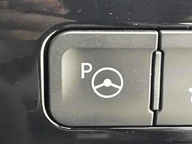 トヨタ プリウス ＰＨＶ A プレミアム 群馬県 2018(平30)年 1.1万km ホワイトパールクリスタルシャイン 禁煙車　純正１１．６インチナビ　バックカメラ　アダクティブクルーズコントロール　ブラインドスポットモニター　シートヒーター　デジタルインナーミラー　ドライブレコーダー　ＥＴＣ２．０　衝突軽減システム