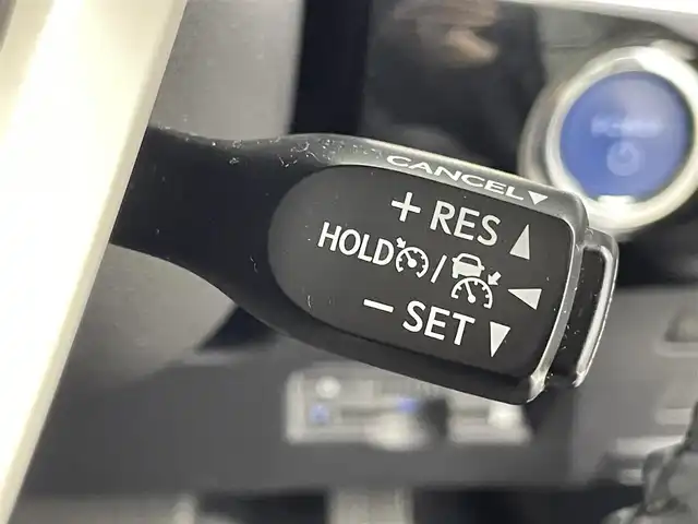 トヨタ プリウス ＰＨＶ A プレミアム 群馬県 2018(平30)年 1.1万km ホワイトパールクリスタルシャイン 禁煙車　純正１１．６インチナビ　バックカメラ　アダクティブクルーズコントロール　ブラインドスポットモニター　シートヒーター　デジタルインナーミラー　ドライブレコーダー　ＥＴＣ２．０　衝突軽減システム