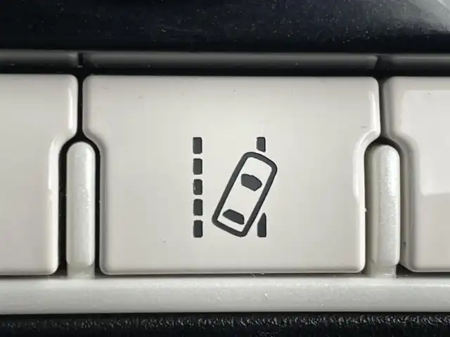 トヨタ プリウス ＰＨＶ A プレミアム 群馬県 2018(平30)年 1.1万km ホワイトパールクリスタルシャイン 禁煙車　純正１１．６インチナビ　バックカメラ　アダクティブクルーズコントロール　ブラインドスポットモニター　シートヒーター　デジタルインナーミラー　ドライブレコーダー　ＥＴＣ２．０　衝突軽減システム