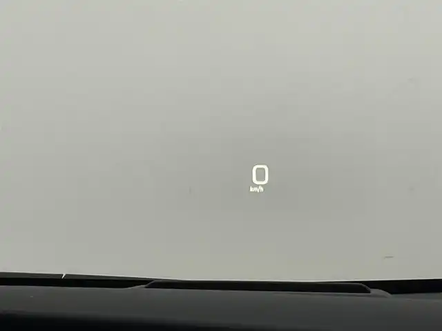 トヨタ プリウス ＰＨＶ A プレミアム 群馬県 2018(平30)年 1.1万km ホワイトパールクリスタルシャイン 禁煙車　純正１１．６インチナビ　バックカメラ　アダクティブクルーズコントロール　ブラインドスポットモニター　シートヒーター　デジタルインナーミラー　ドライブレコーダー　ＥＴＣ２．０　衝突軽減システム