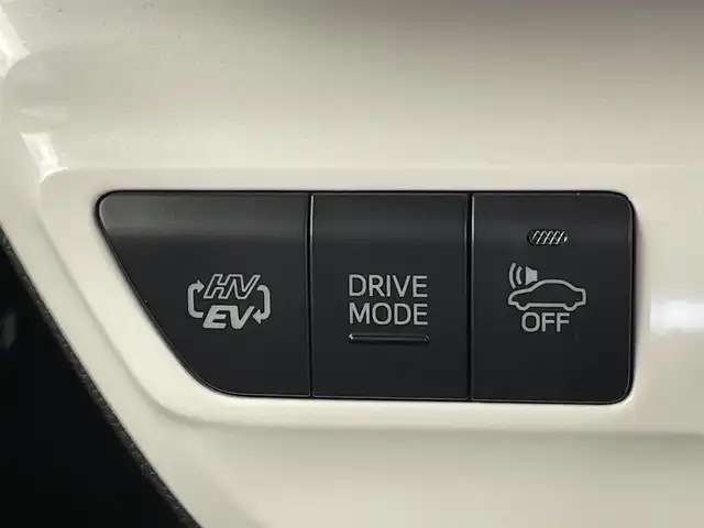 トヨタ プリウス ＰＨＶ A プレミアム 群馬県 2018(平30)年 1.1万km ホワイトパールクリスタルシャイン 禁煙車　純正１１．６インチナビ　バックカメラ　アダクティブクルーズコントロール　ブラインドスポットモニター　シートヒーター　デジタルインナーミラー　ドライブレコーダー　ＥＴＣ２．０　衝突軽減システム