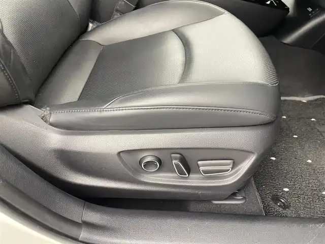 トヨタ プリウス ＰＨＶ A プレミアム 群馬県 2018(平30)年 1.1万km ホワイトパールクリスタルシャイン 禁煙車　純正１１．６インチナビ　バックカメラ　アダクティブクルーズコントロール　ブラインドスポットモニター　シートヒーター　デジタルインナーミラー　ドライブレコーダー　ＥＴＣ２．０　衝突軽減システム