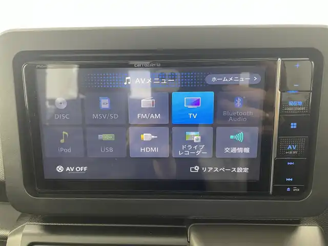 ダイハツ タフト G ダーククロムベンチャー 富山県 2024(令6)年 1.8万km セラミックグリーンM ガラスルーフ/社外ナビ（AM/FM/DVD/BT/フルセグ）/バックカメラ/ドライブレコーダー/ETC/衝突被害軽減システム/コーナーセンサー/横滑り防止装置/アイドリングストップ/純正アルミホイール/社外フロアマット/オートLEDライト/オートホールド付電子パーキング/革巻きステアリング/ステアリングスイッチ/ドアバイザー/スマートキー/スペアキー