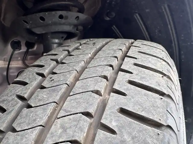 ホンダ フィット ハイブリット L ホンダセンシング 宮城県 2018(平30)年 1.2万km ルージュアメジストM ホンダセンシング/衝突軽減ブレーキ〈CMBS〉/●誤発進抑制機能/●歩行者事故低減ステアリング/●路外逸脱抑制機能/●ACC〈アダプティブ・クルーズ・コントロール〉/●LKAS〈車線維持支援システム〉/●先行車発進お知らせ機能/●標識認識機能/コンフォートビューパッケージ/●親水/ヒーテッドドアミラー/●フロントドア撥水ガラス/●熱線入りフロントウインドウ/純正ナビ（VXM-184VFi）/・CD/DVD/・Bluetooth/・フルセグTV/バックカメラ/ビルトインETC/ドライブレコーダー/ハーフレザーシート/革巻きステアリング/ステアリングスイッチ/LEDヘッドランプ/LEDフォグランプ/オートライト/スマートキー＆プッシュスタート/スペアキー1本/電動格納ミラー/純正フロアマット/ドアバイザー/W/サイド/カーテンエアバッ