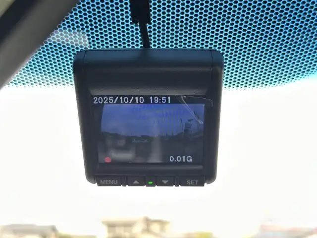 ホンダ フィット ハイブリット L ホンダセンシング 宮城県 2018(平30)年 1.2万km ルージュアメジストM ホンダセンシング/衝突軽減ブレーキ〈CMBS〉/●誤発進抑制機能/●歩行者事故低減ステアリング/●路外逸脱抑制機能/●ACC〈アダプティブ・クルーズ・コントロール〉/●LKAS〈車線維持支援システム〉/●先行車発進お知らせ機能/●標識認識機能/コンフォートビューパッケージ/●親水/ヒーテッドドアミラー/●フロントドア撥水ガラス/●熱線入りフロントウインドウ/純正ナビ（VXM-184VFi）/・CD/DVD/・Bluetooth/・フルセグTV/バックカメラ/ビルトインETC/ドライブレコーダー/ハーフレザーシート/革巻きステアリング/ステアリングスイッチ/LEDヘッドランプ/LEDフォグランプ/オートライト/スマートキー＆プッシュスタート/スペアキー1本/電動格納ミラー/純正フロアマット/ドアバイザー/W/サイド/カーテンエアバッ
