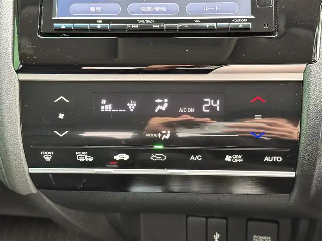 ホンダ フィット ハイブリット L ホンダセンシング 宮城県 2018(平30)年 1.2万km ルージュアメジストM ホンダセンシング/衝突軽減ブレーキ〈CMBS〉/●誤発進抑制機能/●歩行者事故低減ステアリング/●路外逸脱抑制機能/●ACC〈アダプティブ・クルーズ・コントロール〉/●LKAS〈車線維持支援システム〉/●先行車発進お知らせ機能/●標識認識機能/コンフォートビューパッケージ/●親水/ヒーテッドドアミラー/●フロントドア撥水ガラス/●熱線入りフロントウインドウ/純正ナビ（VXM-184VFi）/・CD/DVD/・Bluetooth/・フルセグTV/バックカメラ/ビルトインETC/ドライブレコーダー/ハーフレザーシート/革巻きステアリング/ステアリングスイッチ/LEDヘッドランプ/LEDフォグランプ/オートライト/スマートキー＆プッシュスタート/スペアキー1本/電動格納ミラー/純正フロアマット/ドアバイザー/W/サイド/カーテンエアバッ